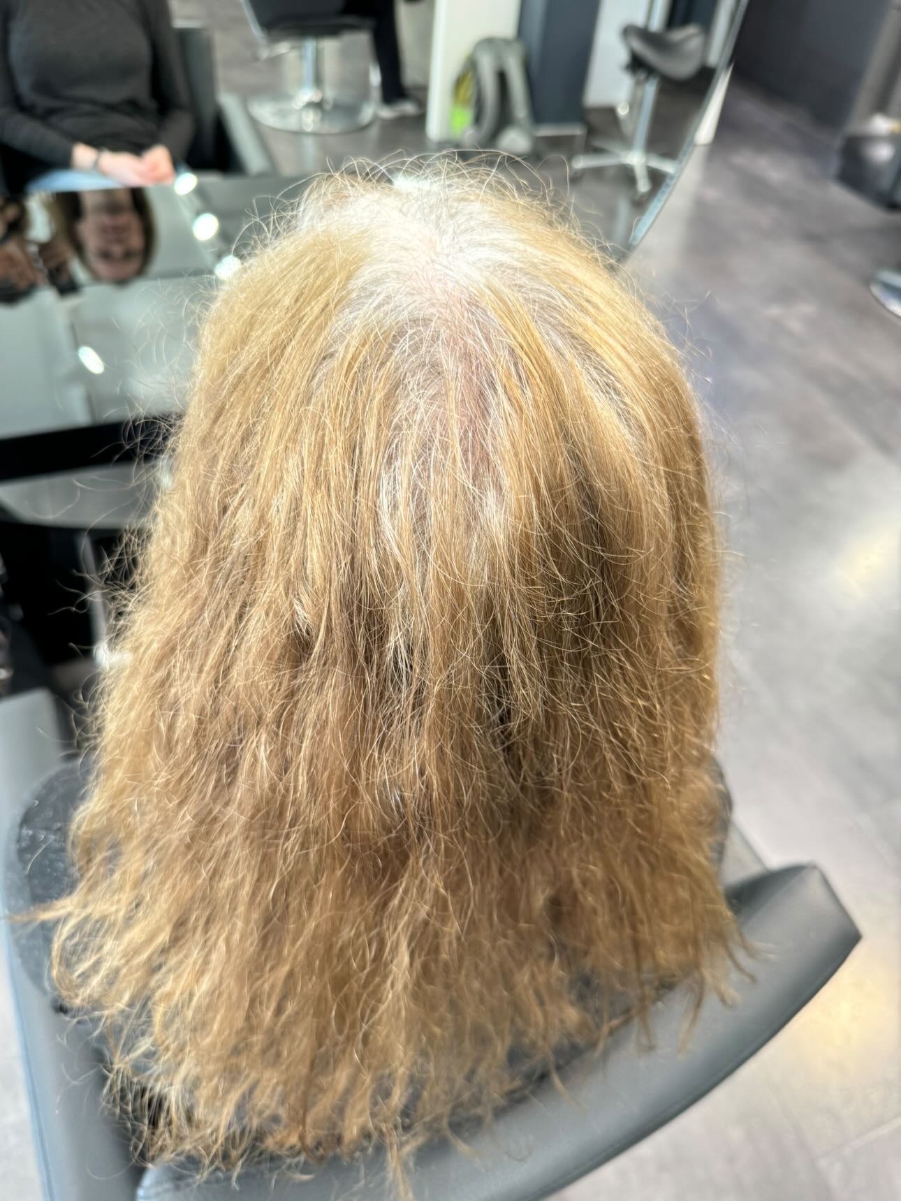 Friseursalon Haarchitektur – Lüneburg – grau – Argent Royal – natürliches grau – zur zum natürlichen grau Friseursalon Haarchitektur - Lüneburg - grau - Argent Royal - natürliches grau - zur zum natürlichen grau