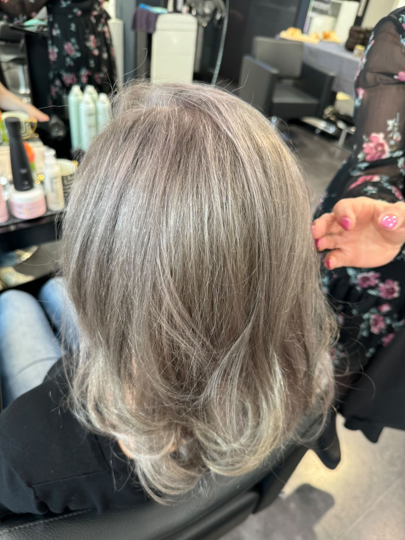 Friseursalon Haarchitektur – Lüneburg – grau – Argent Royal – natürliches grau – zur zum natürlichen grau Friseursalon Haarchitektur - Lüneburg - grau - Argent Royal - natürliches grau - zur zum natürlichen grau